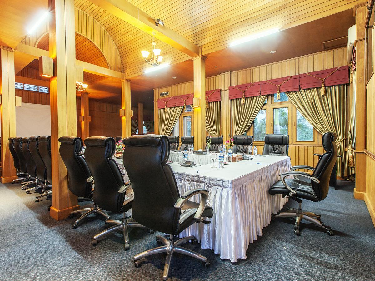 Aye Thar Yar Golf Resort Taunggyi Eksteriør billede