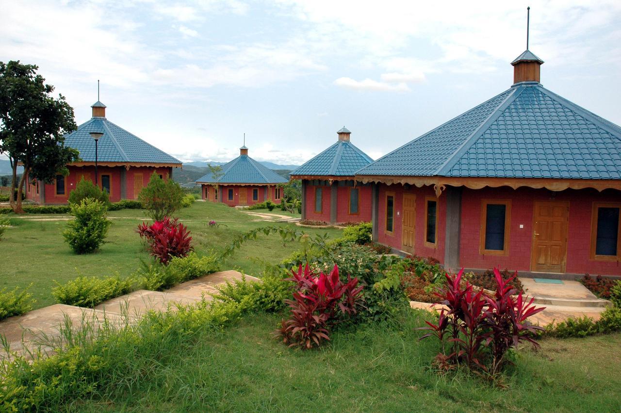 Aye Thar Yar Golf Resort Taunggyi Eksteriør billede